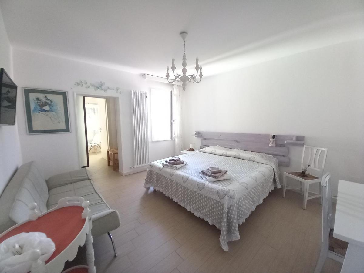 A Casa Di Dora Bed & Breakfast เตรวิโซ ภายนอก รูปภาพ